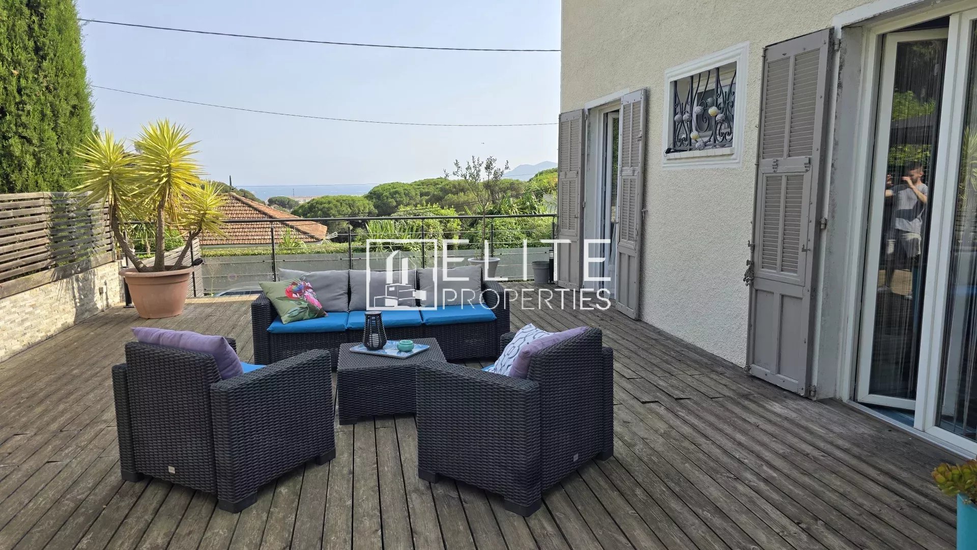 MAISON 5 PIÈCES 112 m² – VUE MER & PISCINE – CANNES