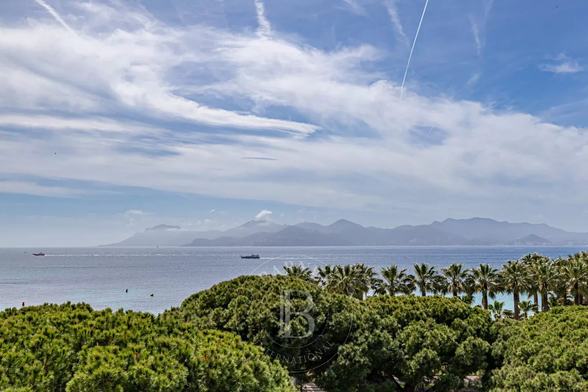 CANNES POINTE CROISETTE - 4 PIÈCES - TERRASSE - VUE MER PANORAMIQUE