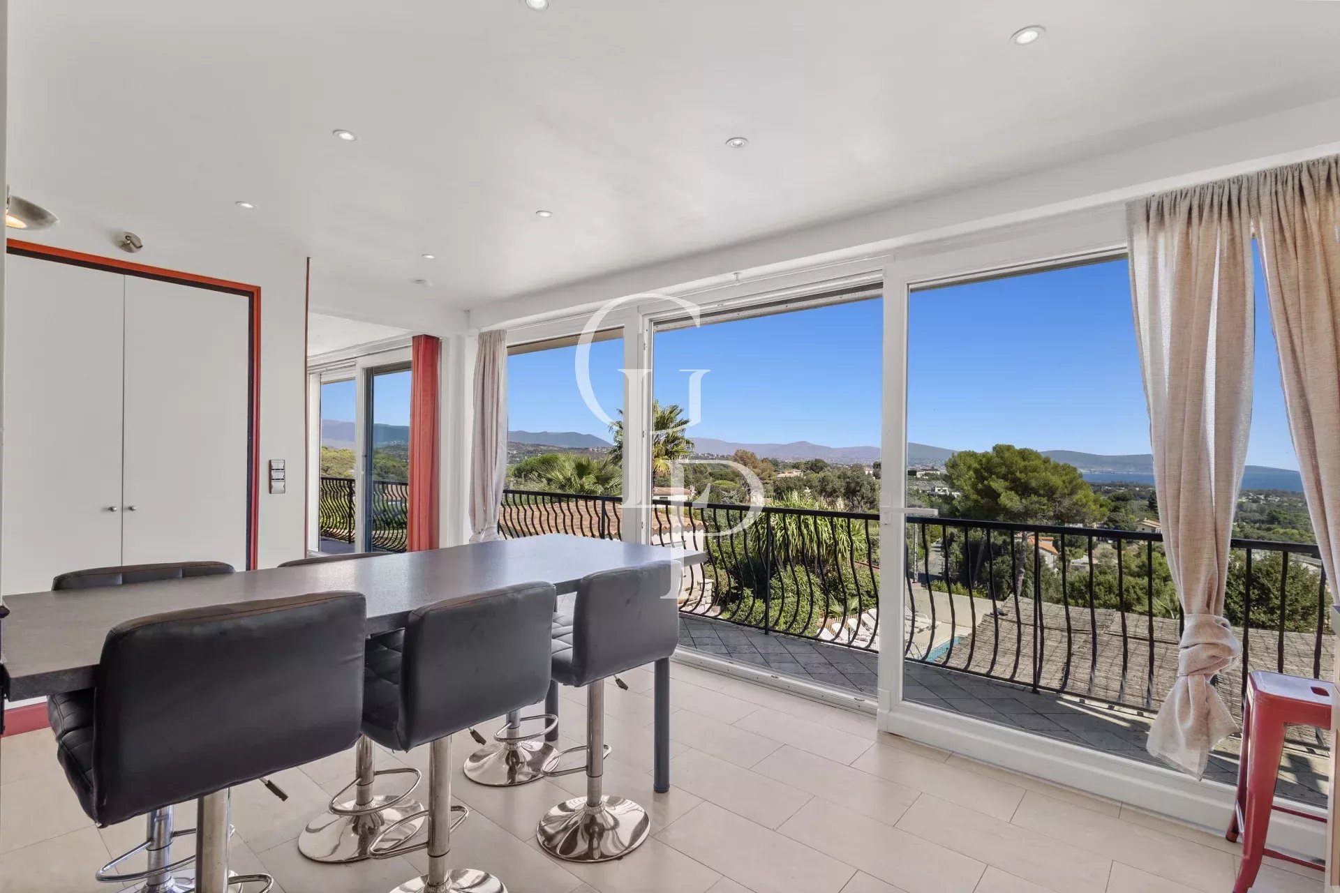 Antibes – Villa avec superbe vue mer