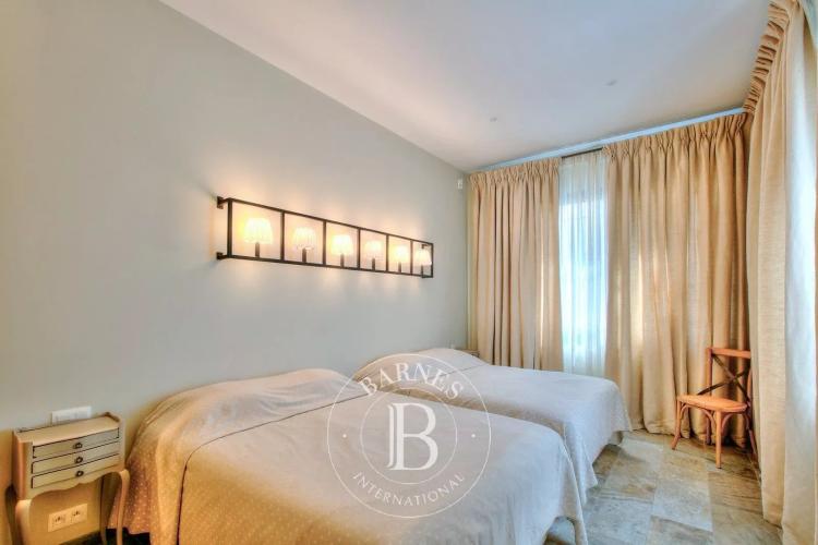 CANNES CENTRE - LOFT ATYPIQUE - HAUTEUR SOUS PLAFOND