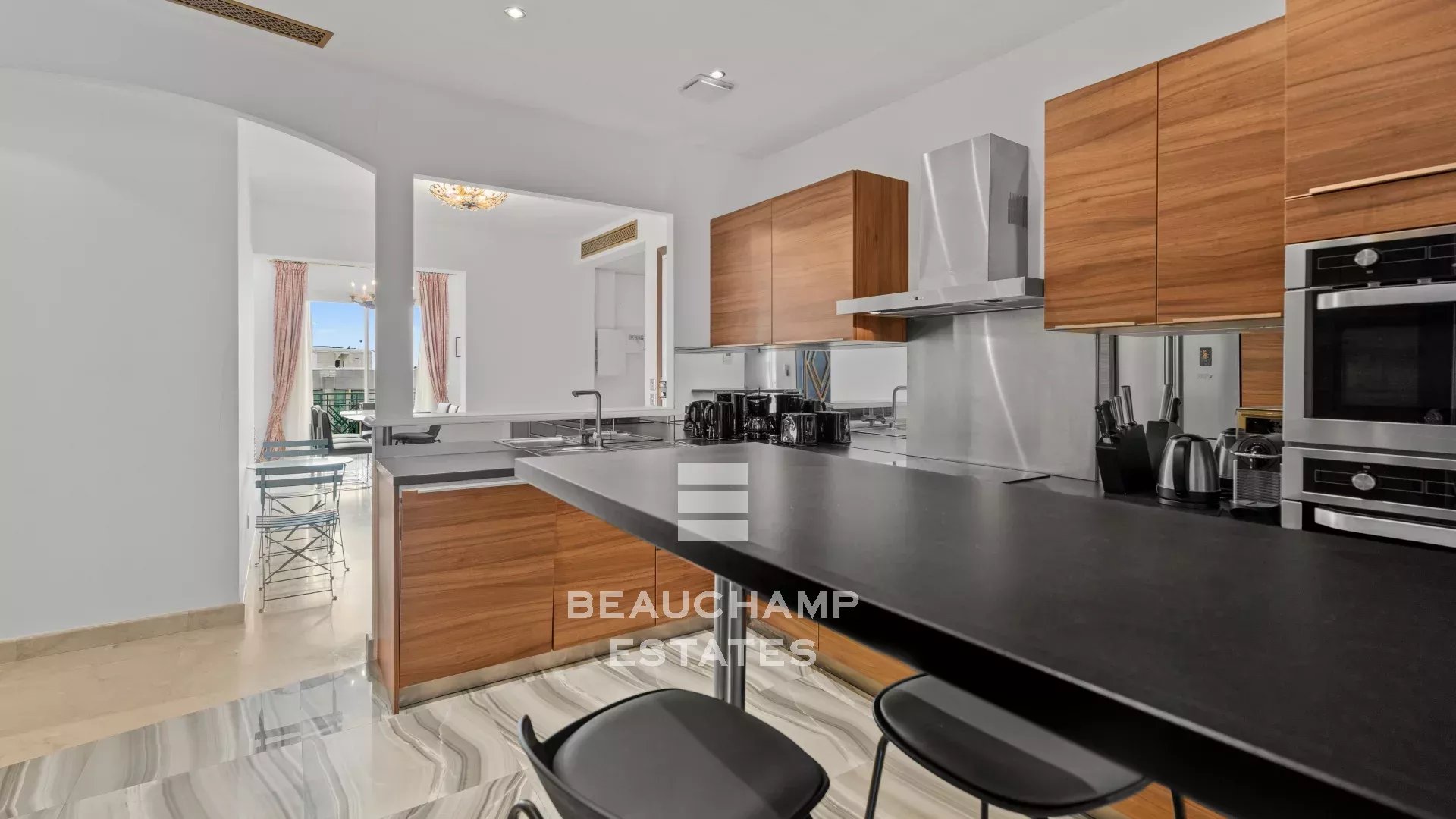 À deux pas de la Croisette – Appartement familial, Cannes, 4 chambres, volumes généreux & cave