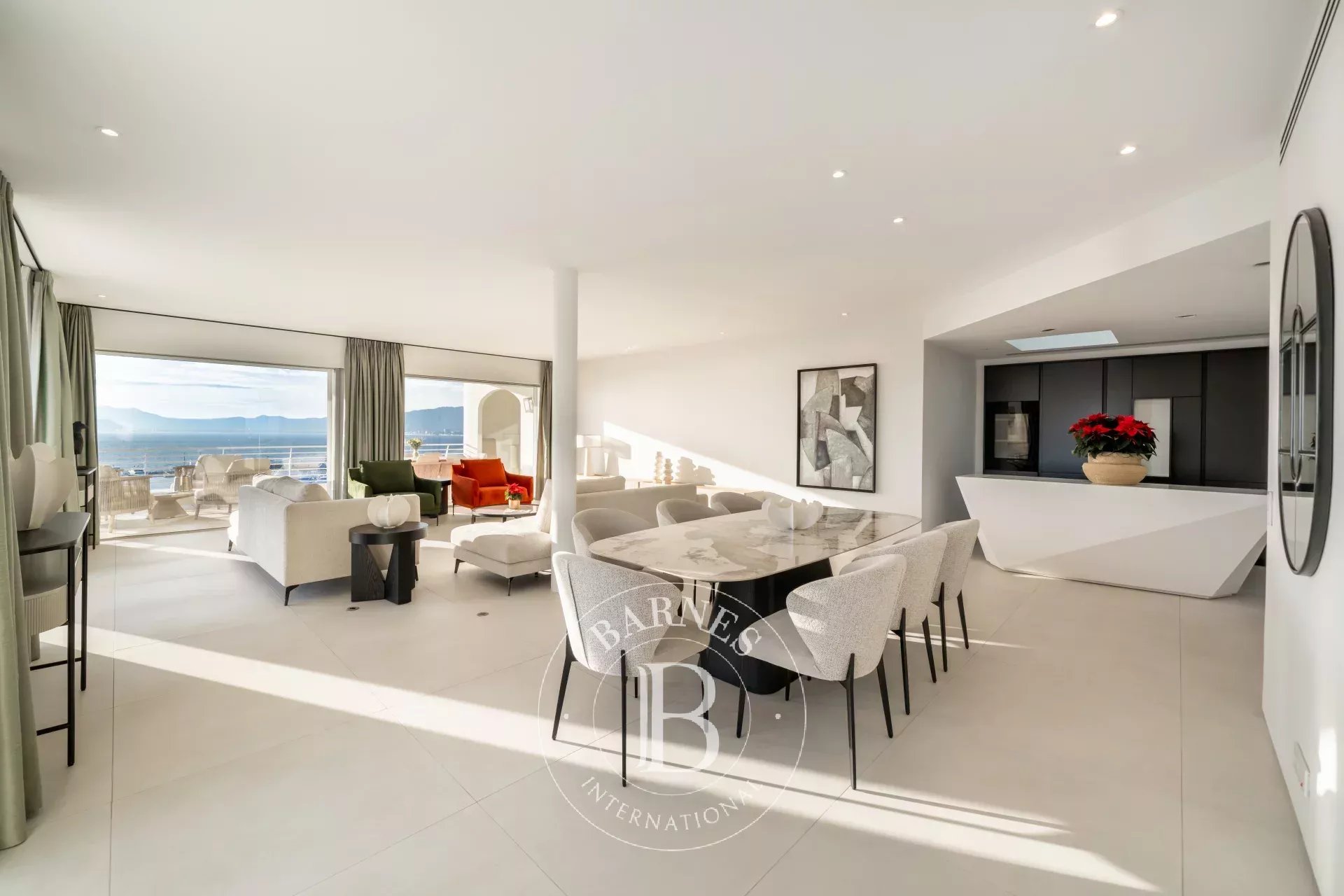 CANNES – CROISETTE PALM BEACH – PENTHOUSE VUE MER PANORAMIQUE – TOIT TERRASSE 250 M² – 3 CHAMBRES