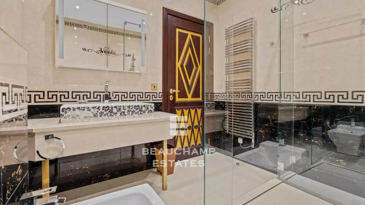 À deux pas de la Croisette – Appartement familial, Cannes, 4 chambres, volumes généreux & cave