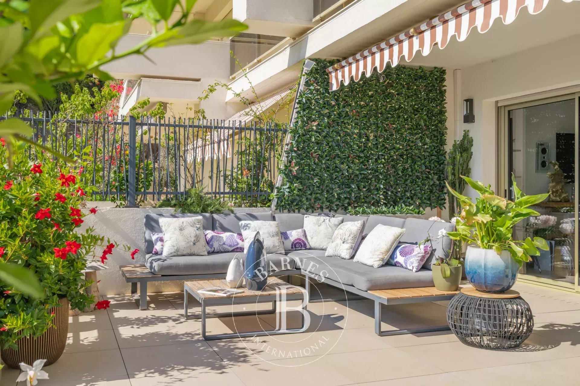 CANNES - APPARTEMENT - 3 PIÈCES - JARDIN