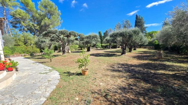 MAISON 5 PIÈCES 135 m² + PISCINE & DOUBLE GARAGE – TERRAIN 3 300 m²