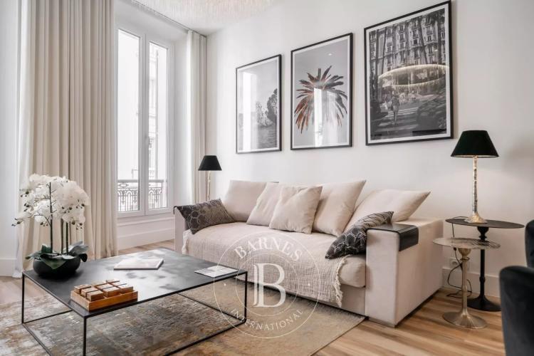 EXCLUSIVITÉ – CANNES BANANE – À 150 M DE LA CROISETTE – APPARTEMENT CONTEMPORAIN – 3 CHAMBRES