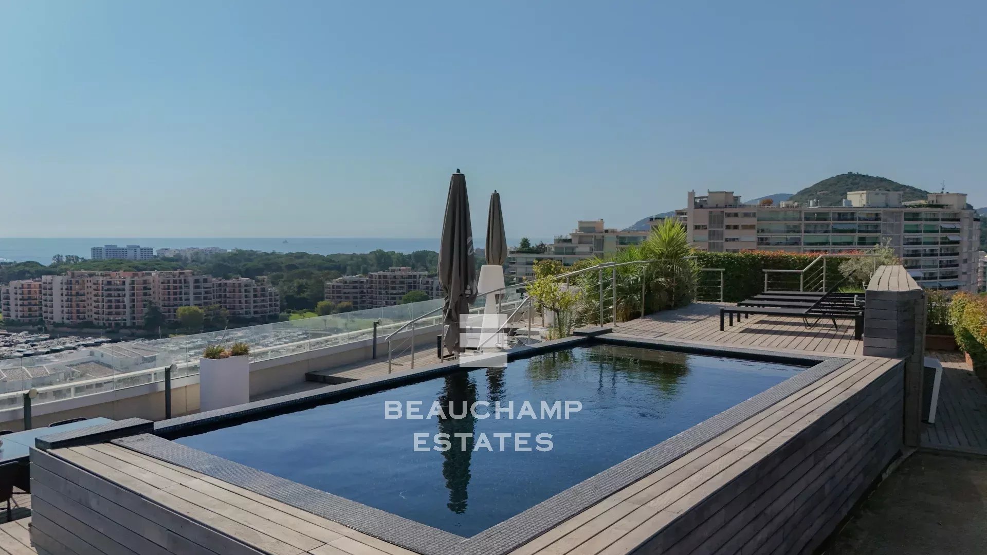 PENTHOUSE - VUE MER PANORAMIQUE