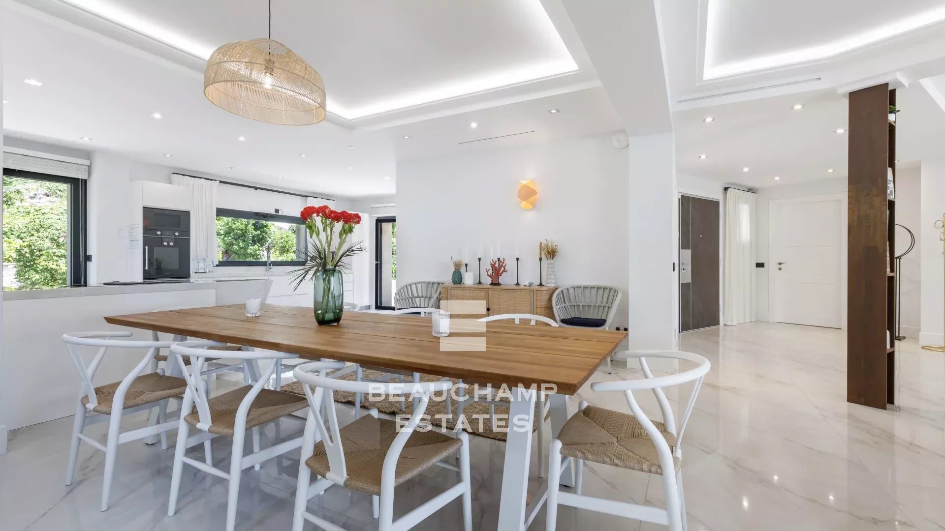Villa contemporaine 5 chambres avec piscine - Super Cannes