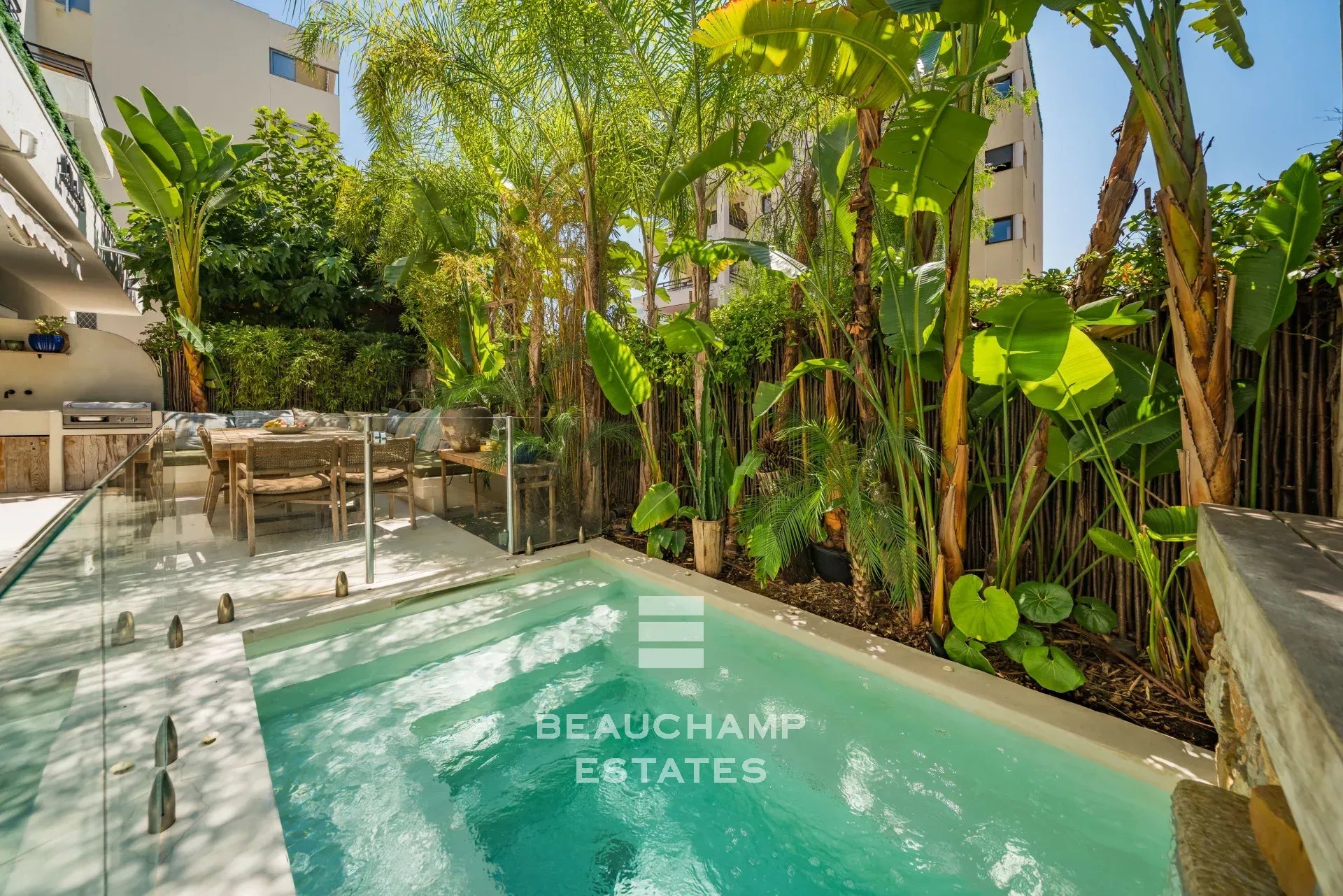Appartement en rez-de-jardin avec piscine privative - Cannes Palm Beach