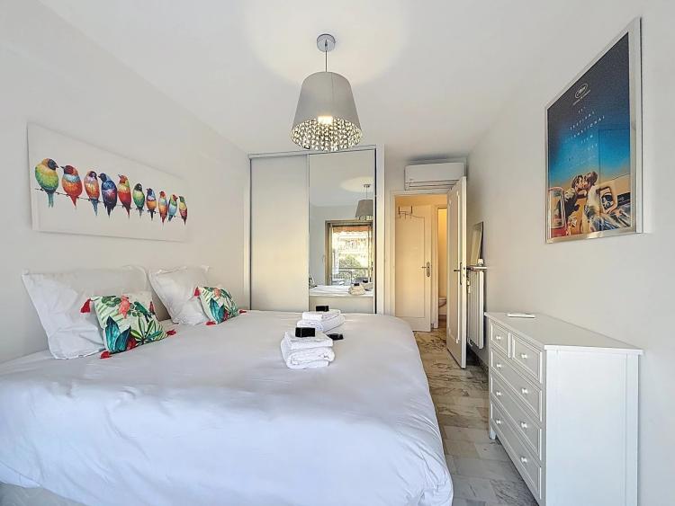 CANNES – BASSE CALIFORNIE – 2 PIÈCES – GRANDE TERRASSE OUEST – VUE DÉGAGÉE