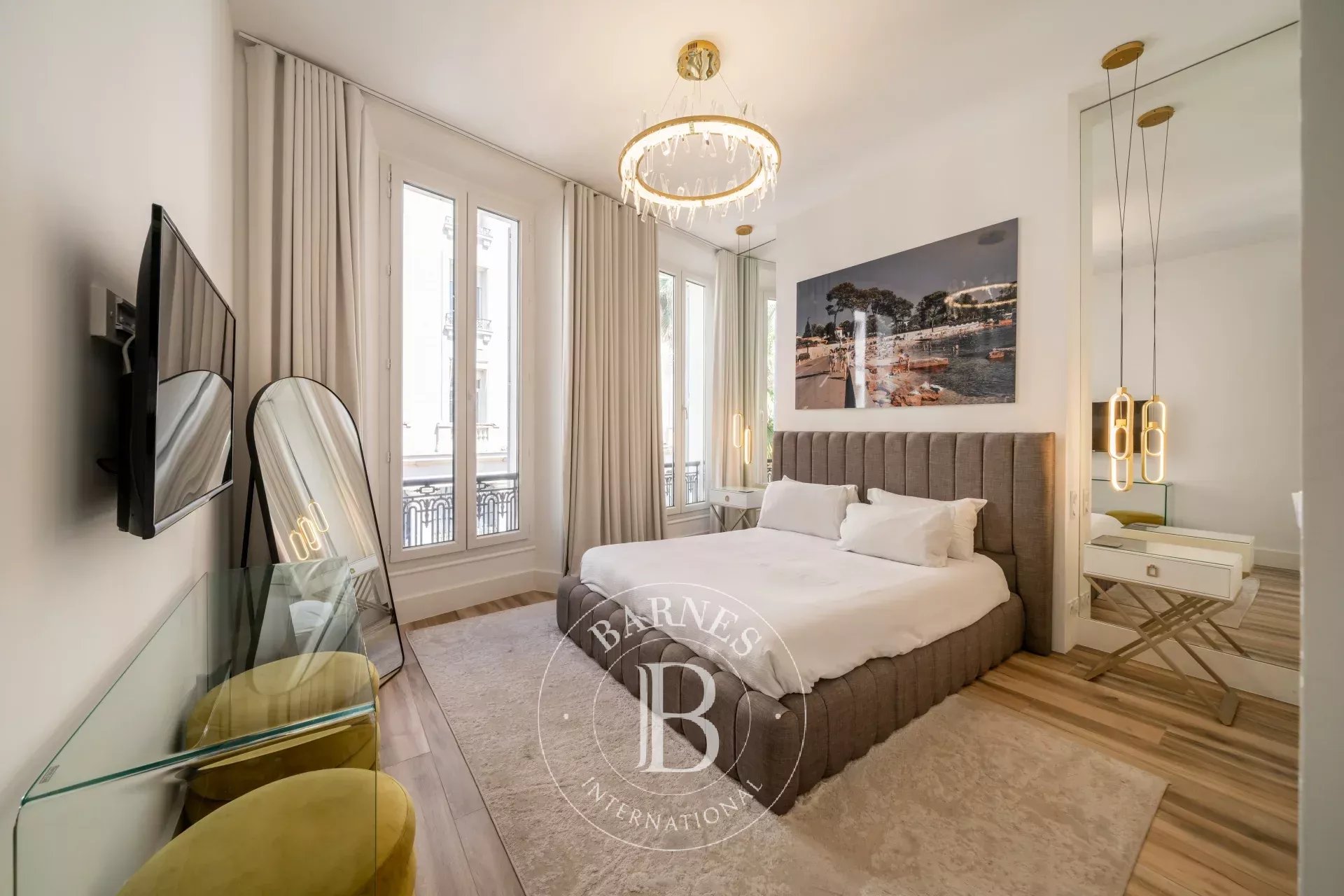 EXCLUSIVITÉ – CANNES BANANE – À 150 M DE LA CROISETTE – APPARTEMENT CONTEMPORAIN – 3 CHAMBRES