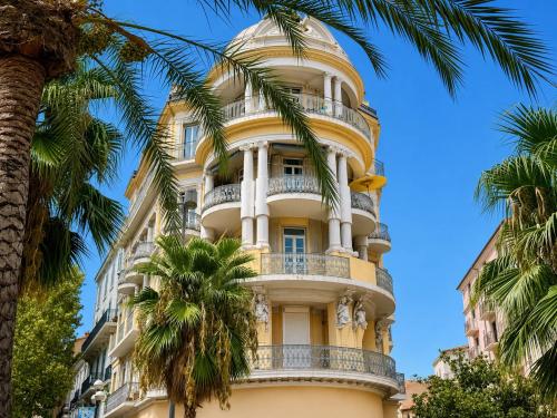 CANNES CENTRE – APPARTEMENT 5P DE CARACTÈRE RÉNOVÉ – TERRASSE 35 M²