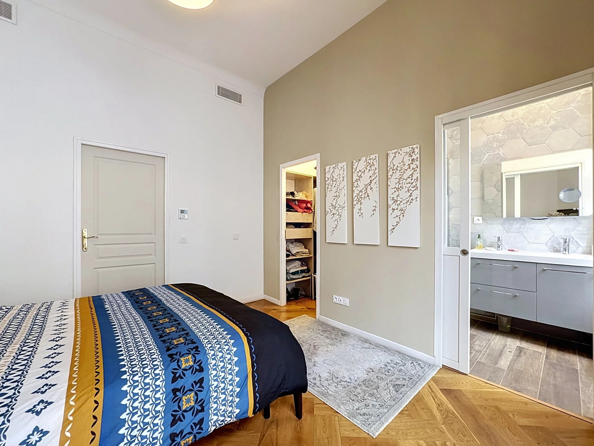 CANNES CENTRE – APPARTEMENT 5P DE CARACTÈRE RÉNOVÉ – TERRASSE 35 M²