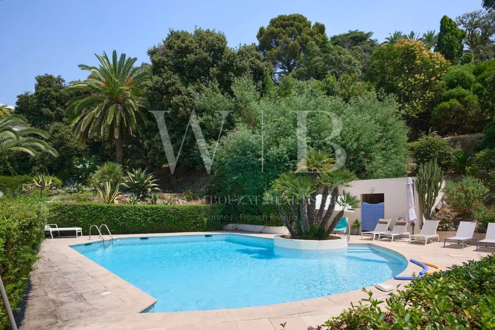 Cannes, la Basse Californie - Luxueux 5 P en dernier étage avec vue mer dans résidence avec piscine