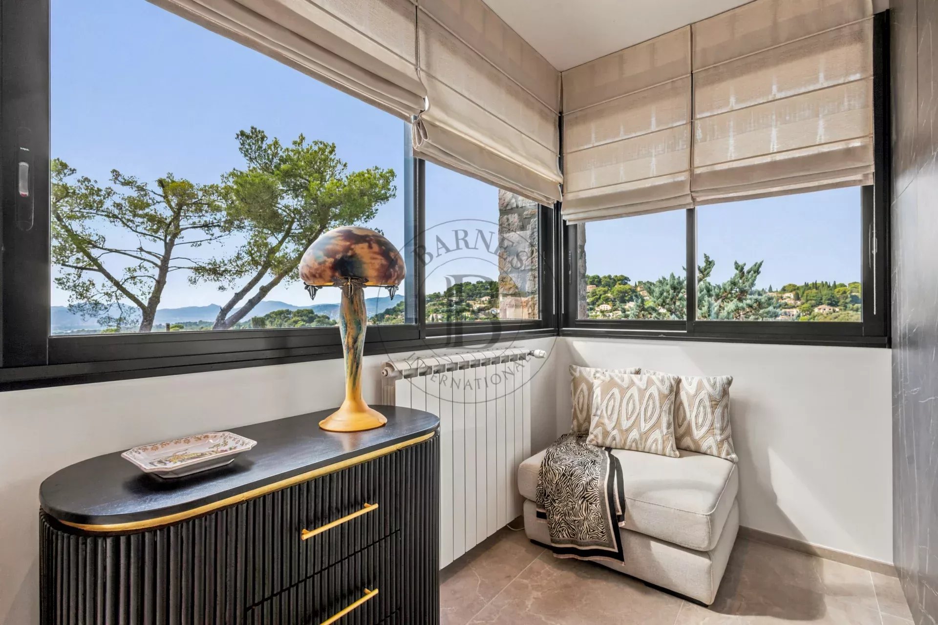 MOUGINS -  VILLA AVEC VUE MER PANORAMIQUE