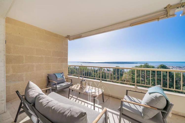 CANNES CALIFORNIE - APPARTEMENT 3 PIÈCES - TERRASSE - VUE MER PANORAMIQUE