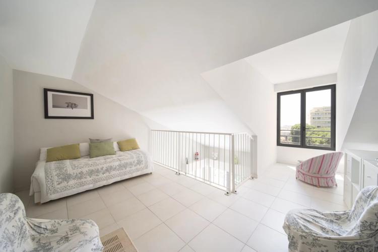 CANNES CENTRE – LIMITROPHE BANANE • SUPERBE DUPLEX 121 M²  TERRASSE APERCU MER 2 PARKINGS