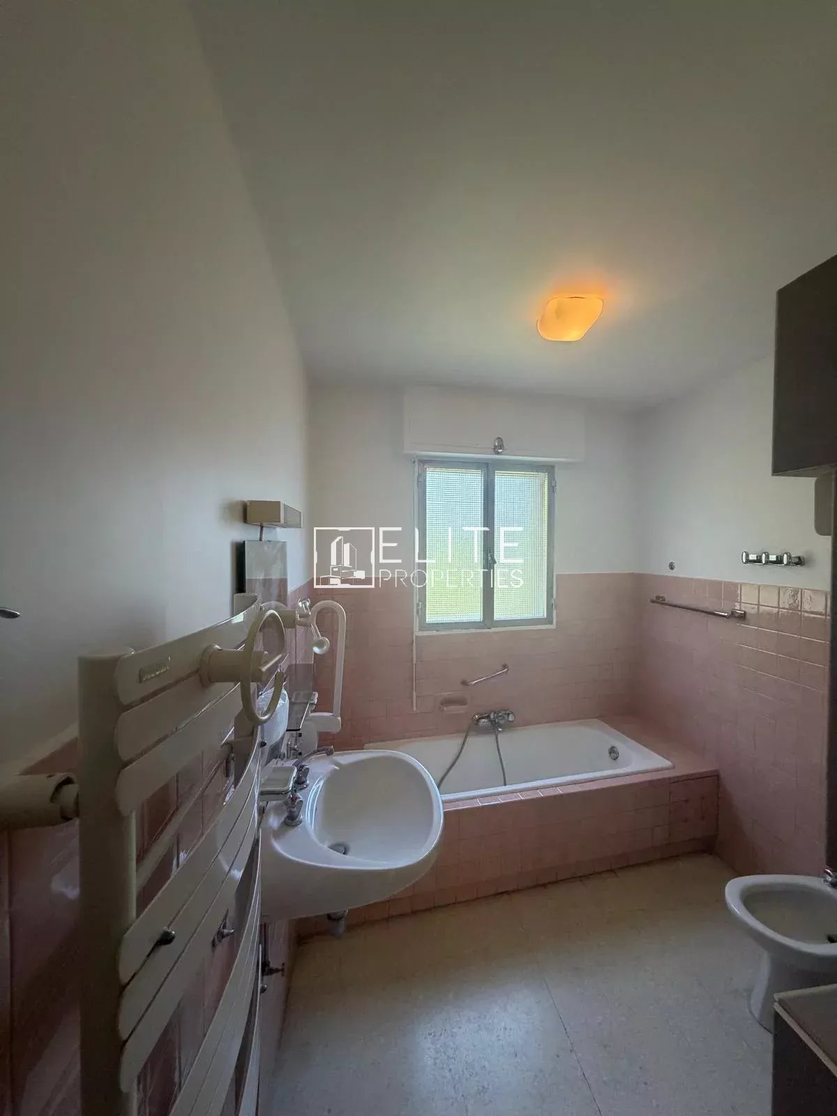 APPARTEMENT 5 PIÈCES DE 138 M² AVEC TERRASSE – LE CANNET