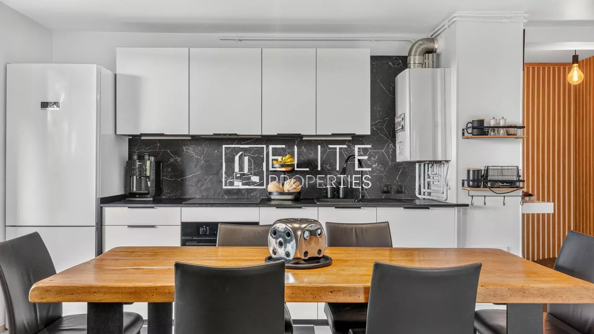 Appartement 3 pièces rénové avec terrasse — Dernier étage