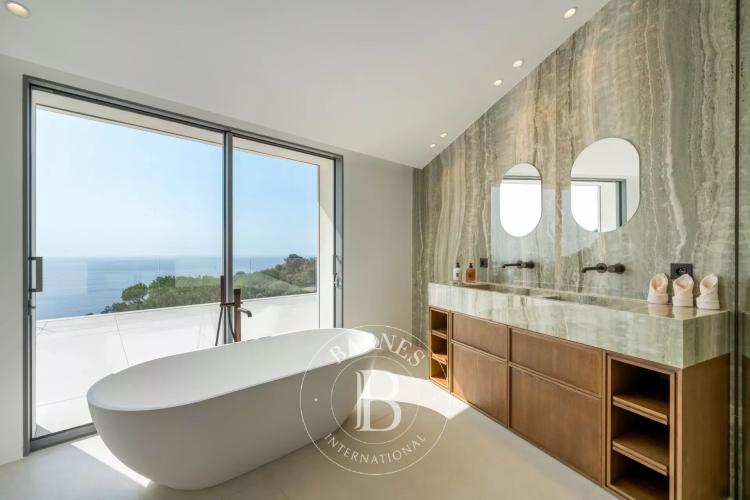 SUPER CANNES - VILLA CONTEMPORAINE NEUVE - VUE MER PANORAMIQUE SPECTACULAIRE