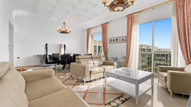 À deux pas de la Croisette – Appartement familial, Cannes, 4 chambres, volumes généreux & cave