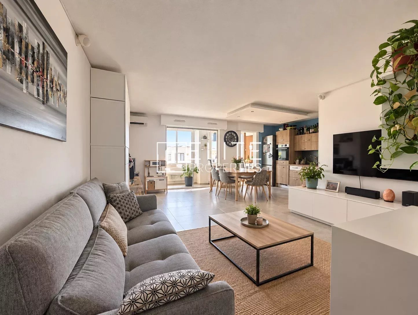 LE CANNET – APPARTEMENT LUMINEUX, TRAVERSANT ET AU CALME