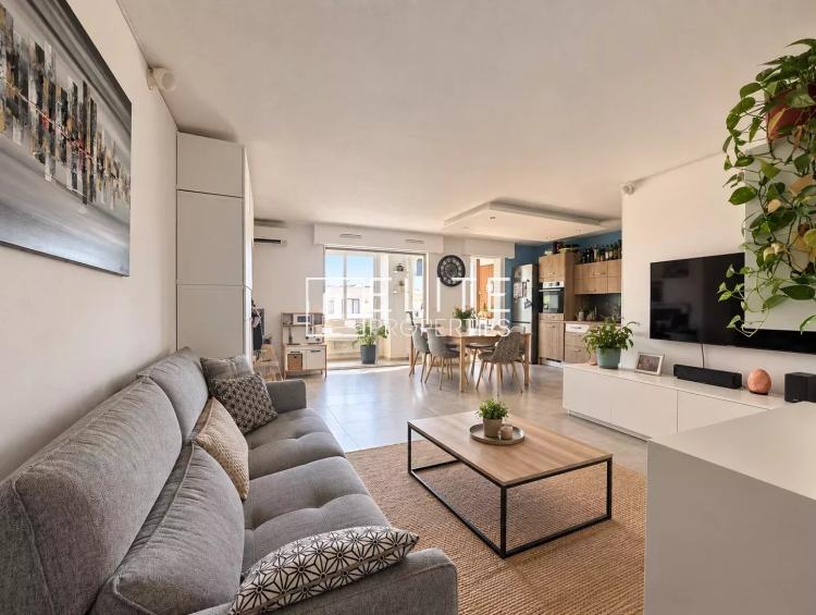 LE CANNET – APPARTEMENT LUMINEUX, TRAVERSANT ET AU CALME