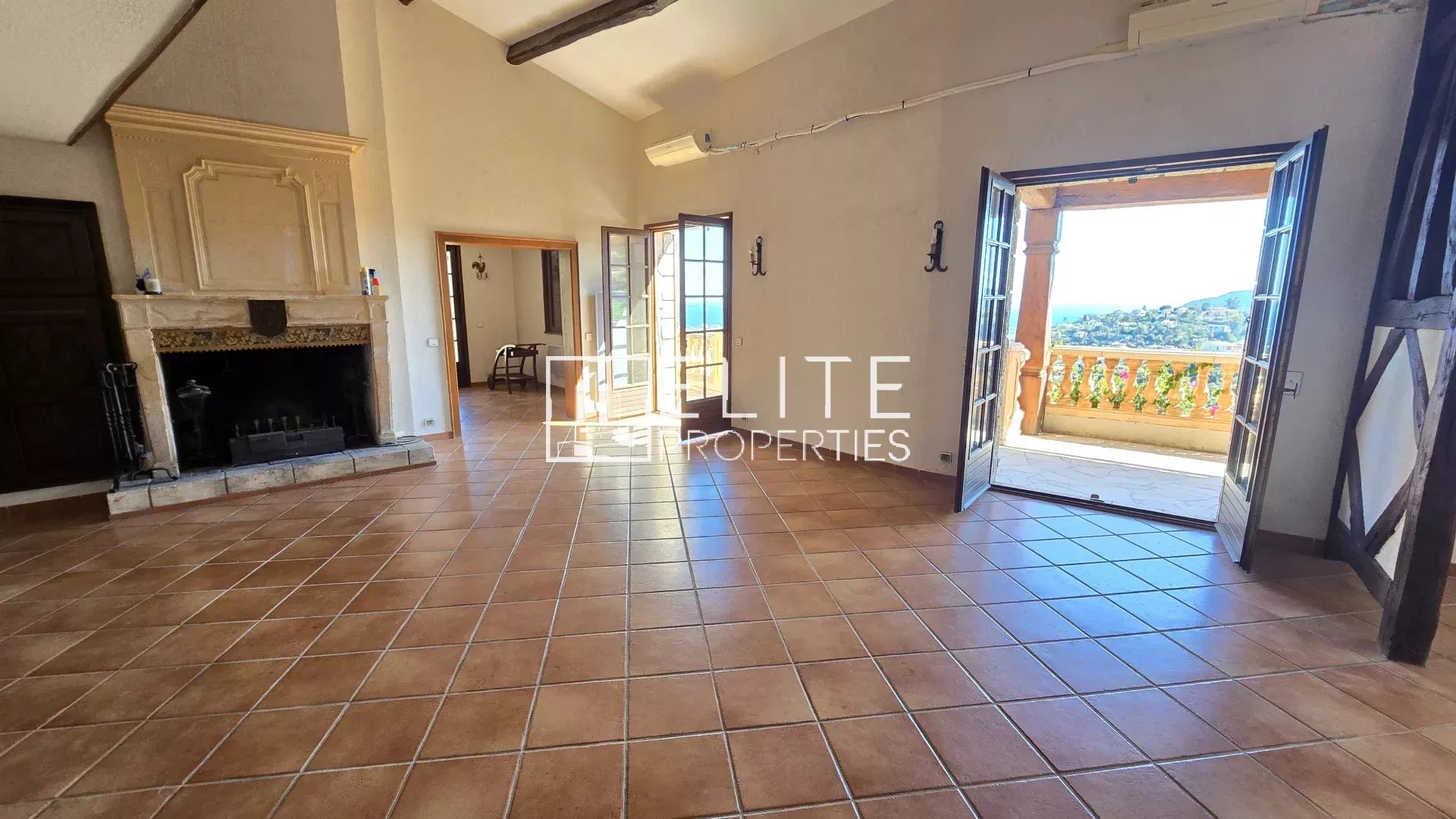 MAISON DE 155 m² + PISCINE & VUE MER  – MANDELIEU-LA-NAPOULE