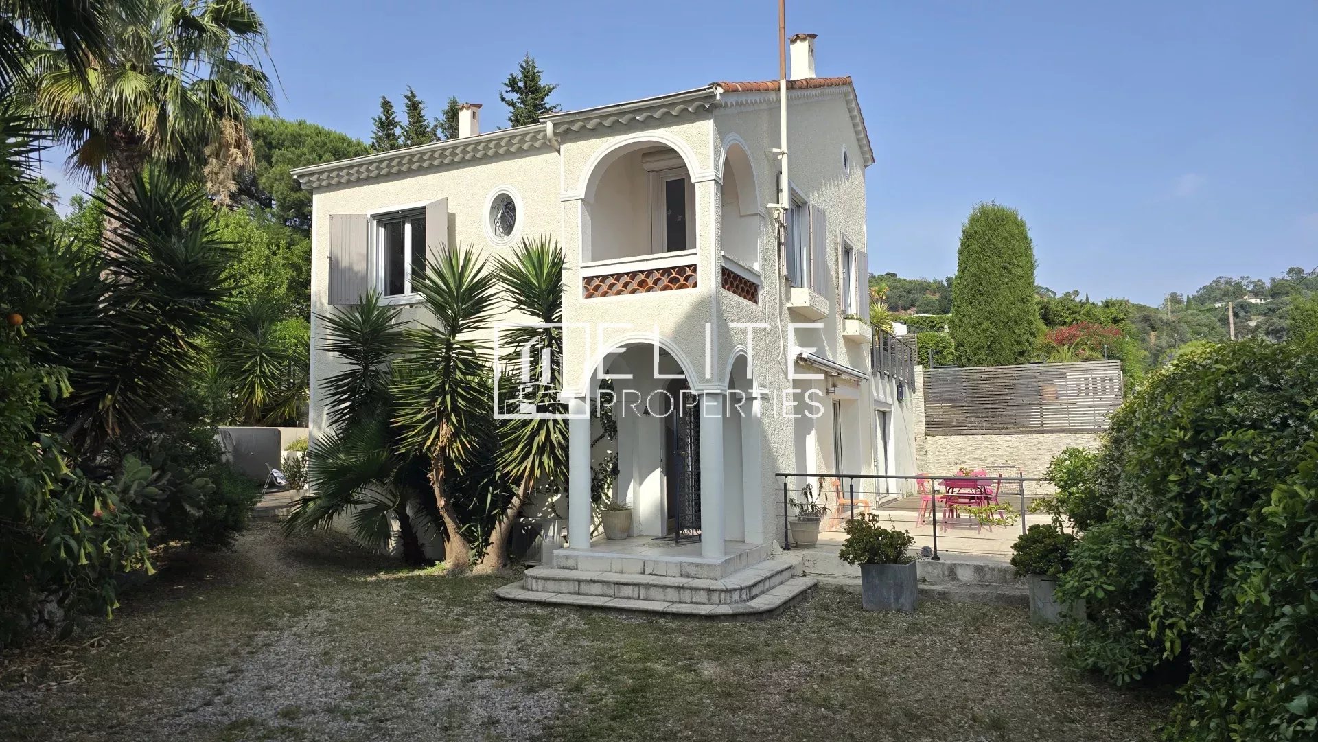 MAISON 5 PIÈCES 112 m² – VUE MER & PISCINE – CANNES