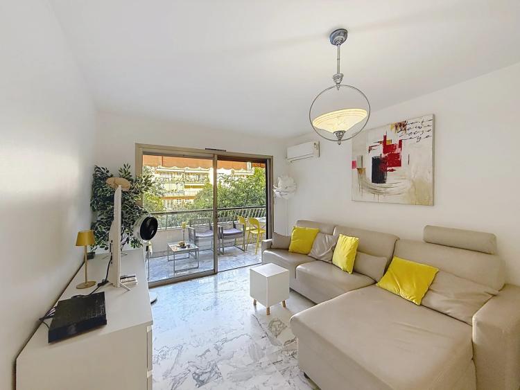 CANNES – BASSE CALIFORNIE – 2 PIÈCES – GRANDE TERRASSE OUEST – VUE DÉGAGÉE