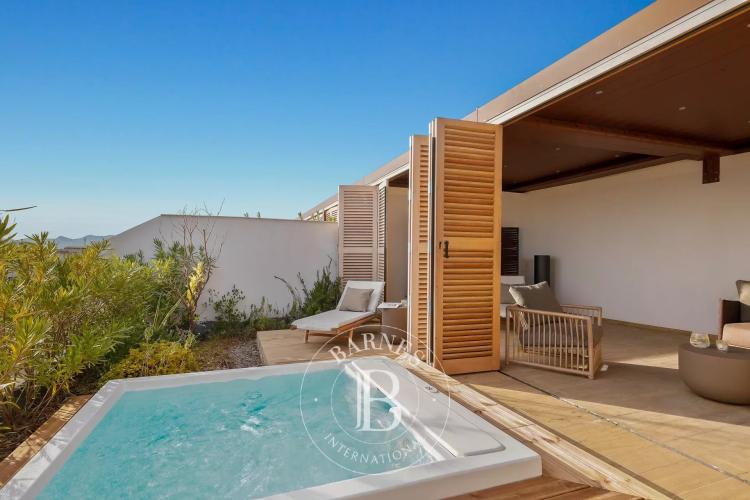 CANNES CENTRE - ROOFTOP - VUE MER - JACUZZI - 3 PIECES