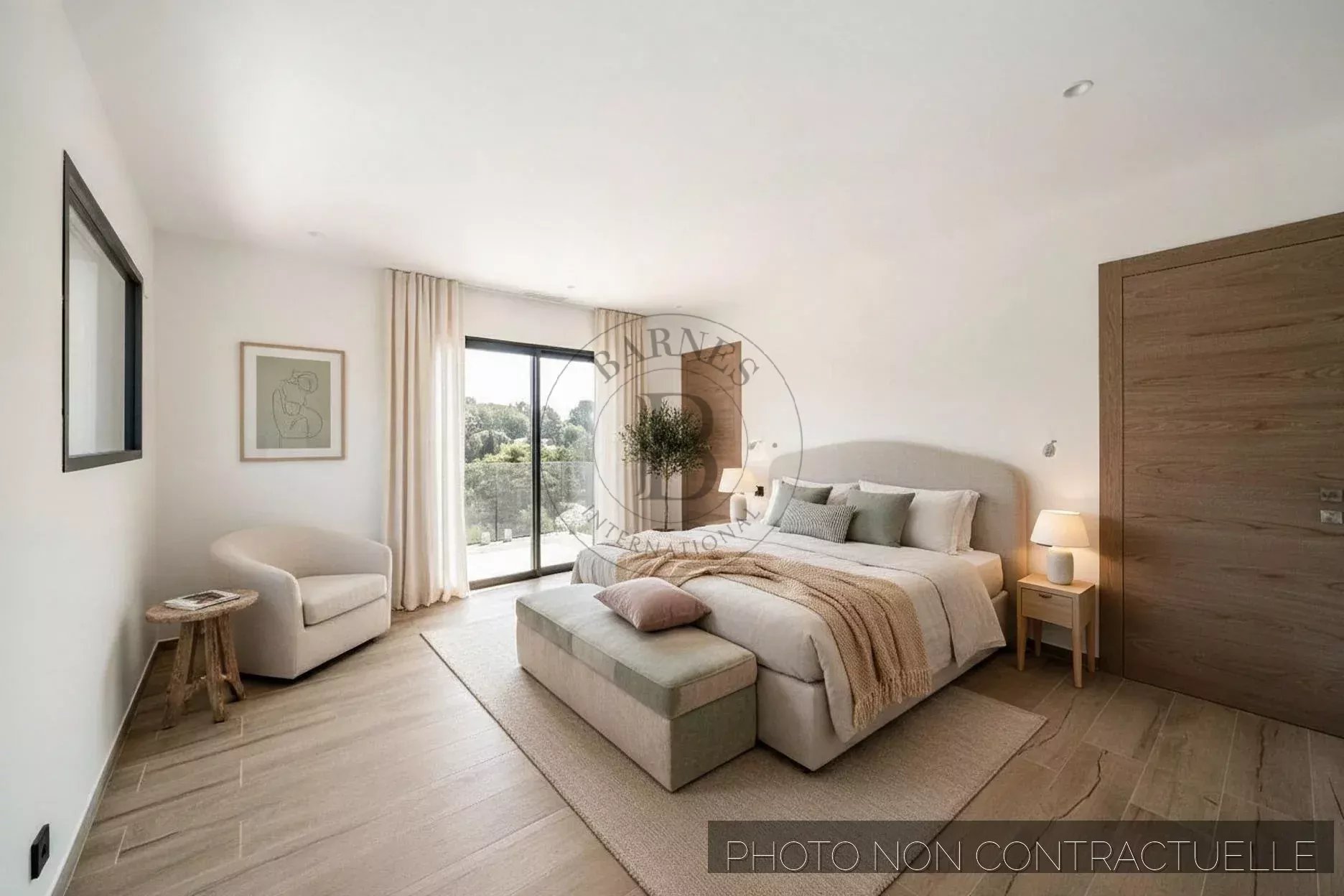MOUGINS - VILLA NEUVE CONTEMPORAINE