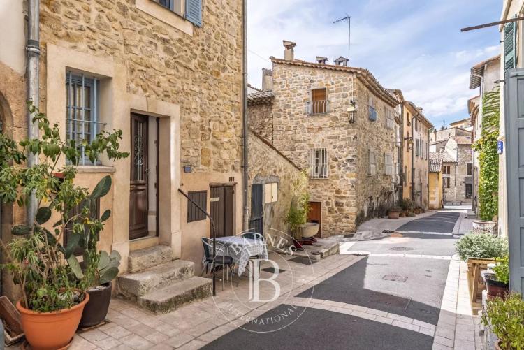 Valbonne - Authentique maison de village rénovée
