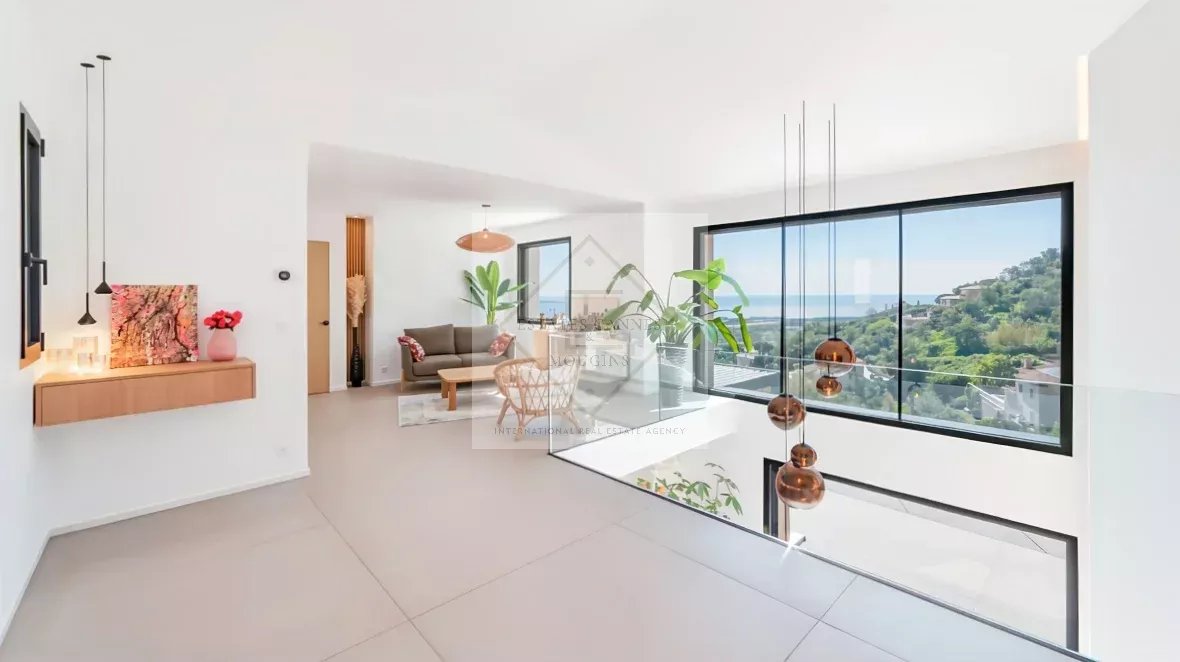 Superbe villa contemporaine – Vue mer panoramique, emplacement privilégié à 10 minutes des plages