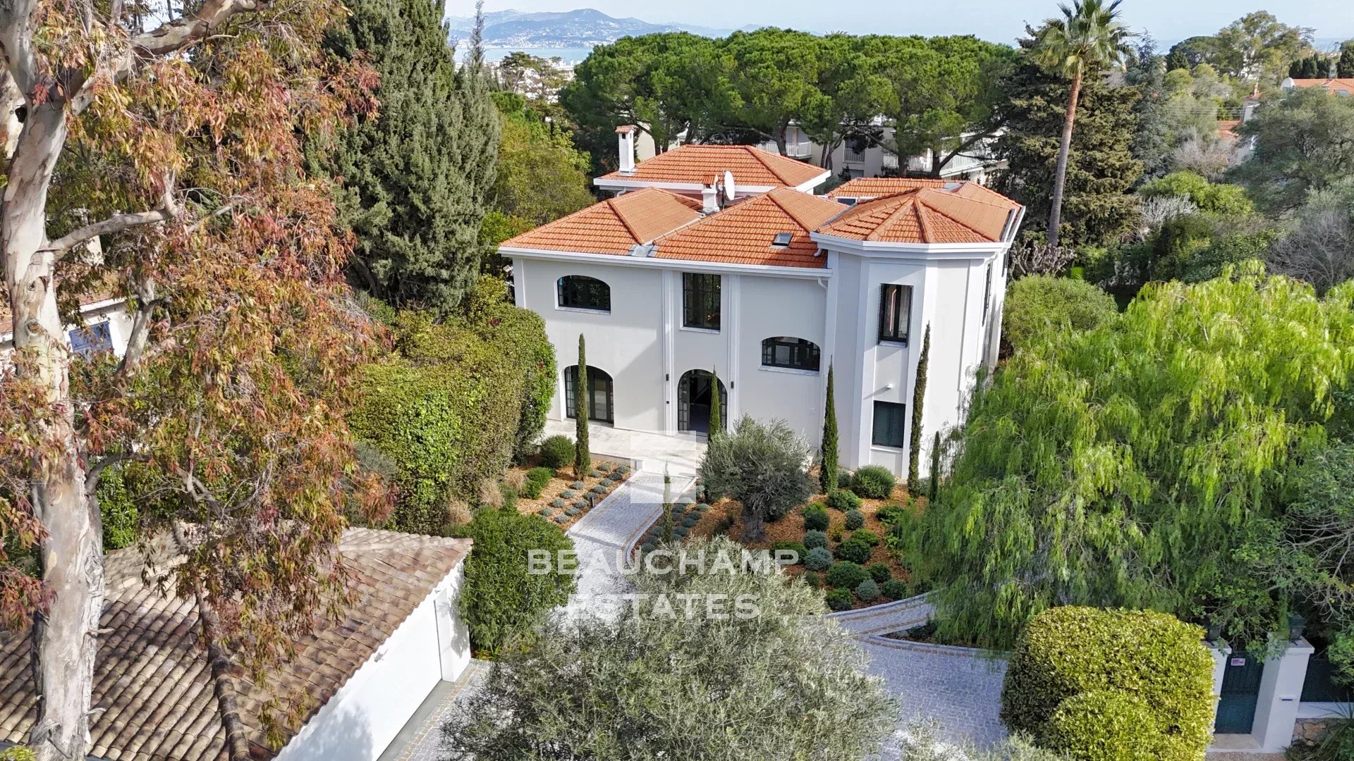 villa art déco 6 chambres avec piscine - cap d'antibes