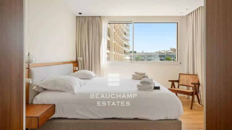 Vue mer & adresse d’exception – Appartement rénové, Cannes Croisette, 3 chambres, terrasse sur les jardins
