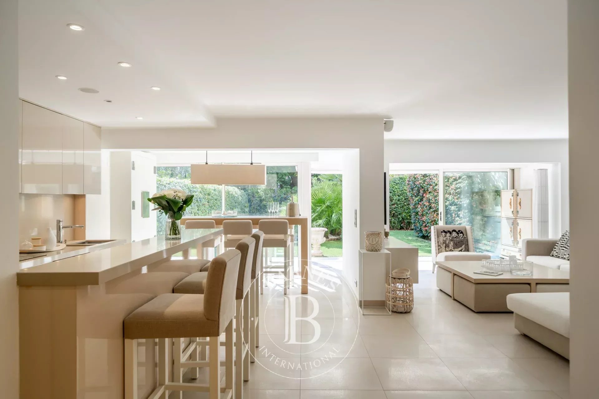 CANNES ARRIERE CROISETTE - APPARTEMENT 3 PIÈCES - JARDIN