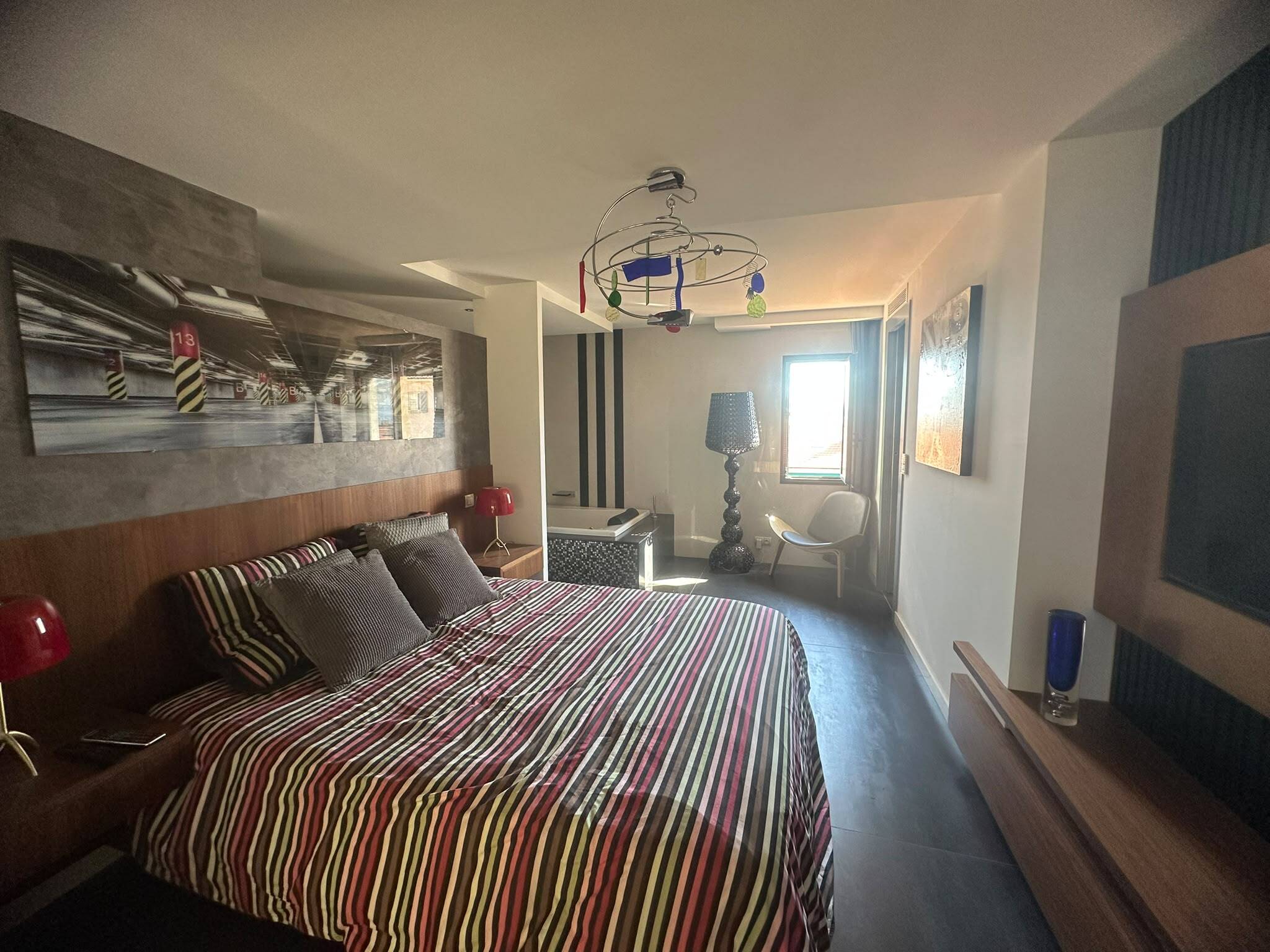 Antibes – Loft d’architecte de 210 m², trois terrasses et vue mer à 180°