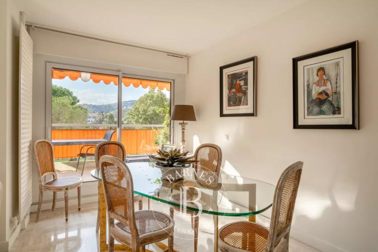 MANDELIEU LA NAPOULE - APPARTEMENT 4 PIECES RÉNOVÉ - VUE PORT