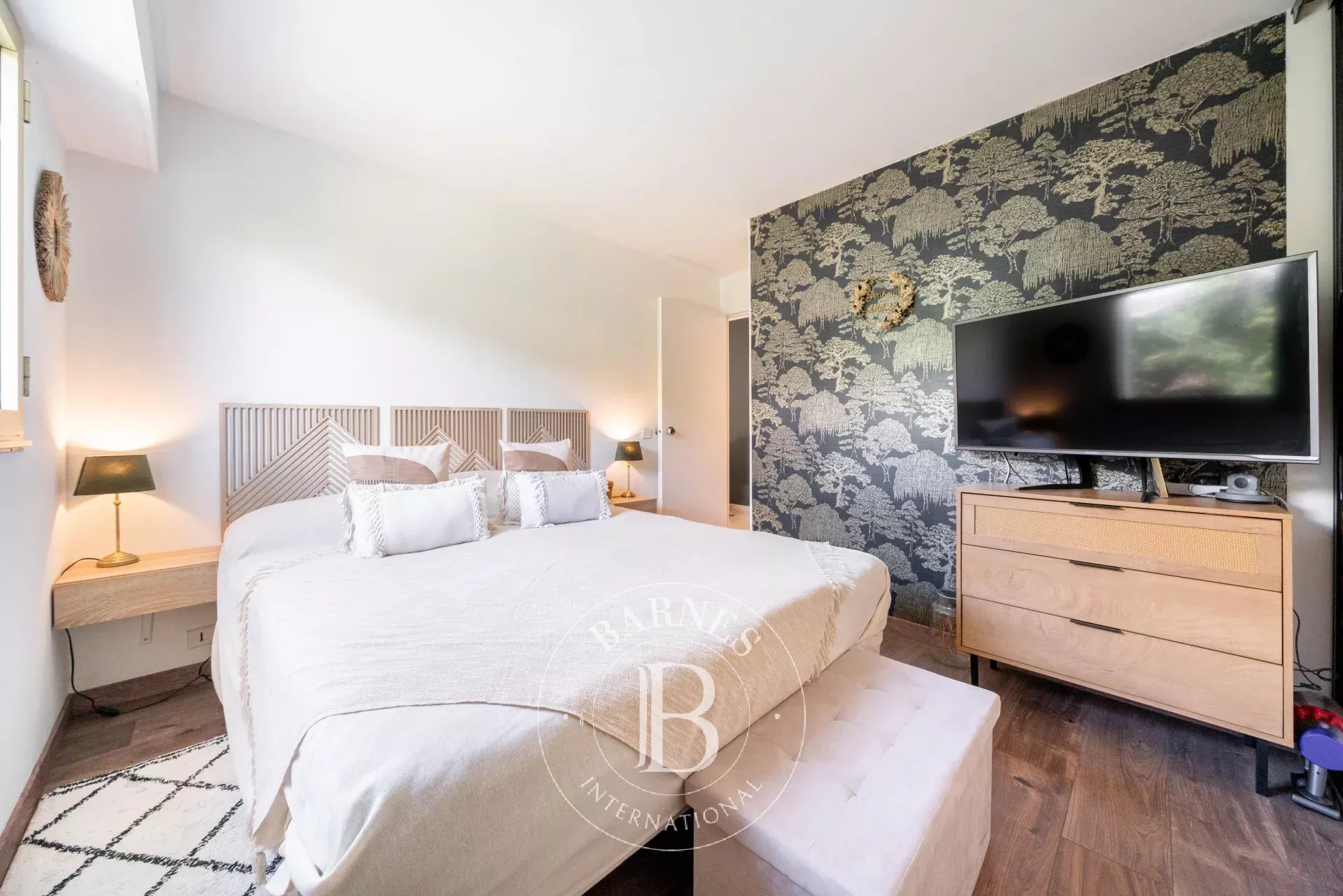 EXCLUSIVITÉ – CANNES BAS CROIX DES GARDES - DERNIER ETAGE - VUE MER - TERRASSE - ACCES DIRECT PLAGE - 1 CHAMBRE