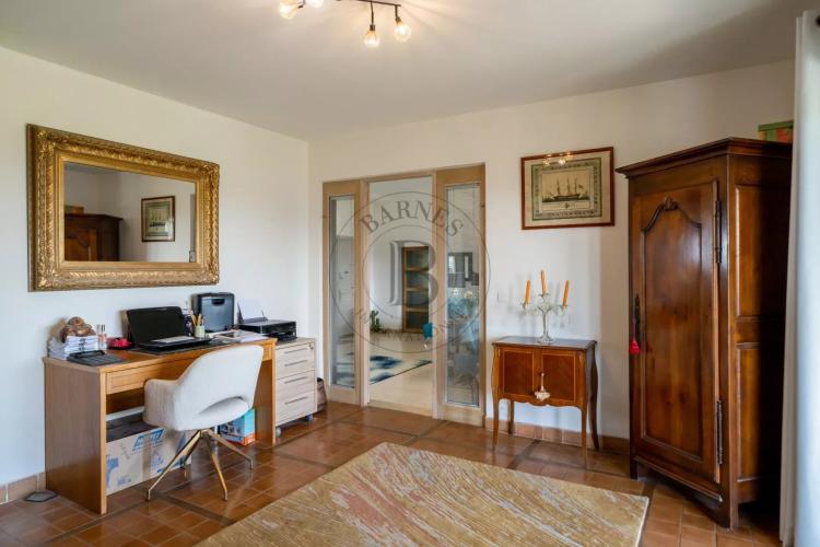 MOUGINS - VILLA VUE MER - PROCHE CANNES