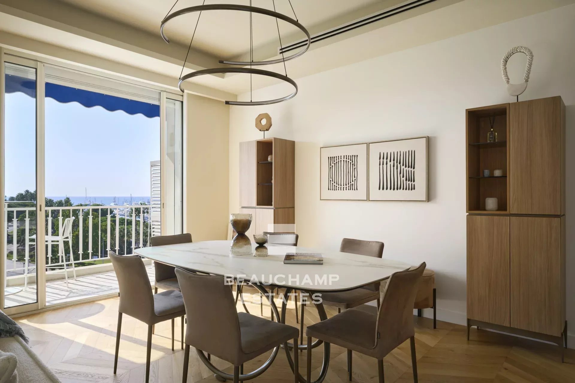 Appartement 3 chambres avec vue mer – Cannes Croisette