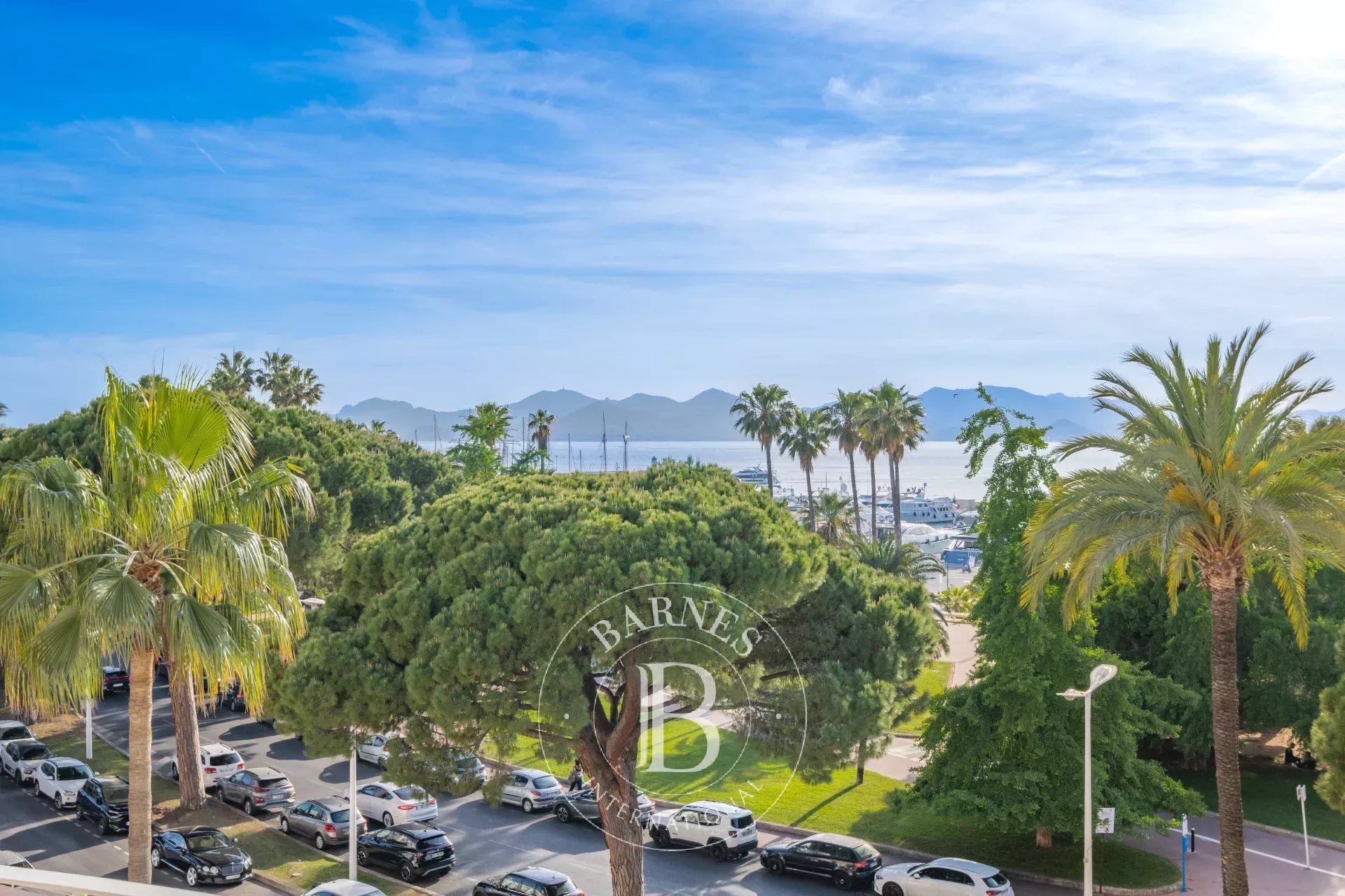 EXCLUSIVITÉ CANNES CROISETTE - 3 PIÈCES - TERRASSE - VUE MER