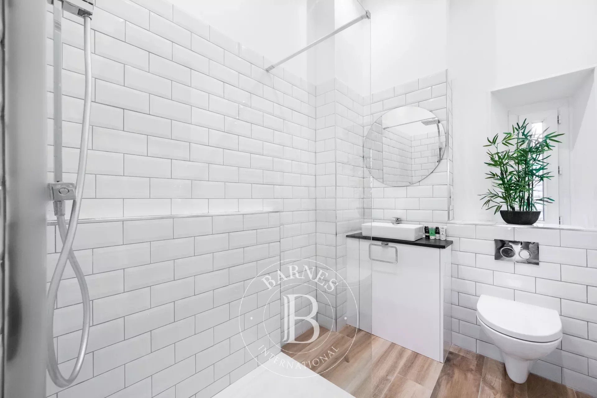 EXCLUSIVITÉ – CANNES BANANE – À 150 M DE LA CROISETTE – APPARTEMENT CONTEMPORAIN – 3 CHAMBRES