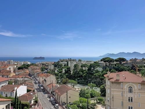 CANNES PETIT JUAS - TERRASSE - VUE MER PANORAMIQUE