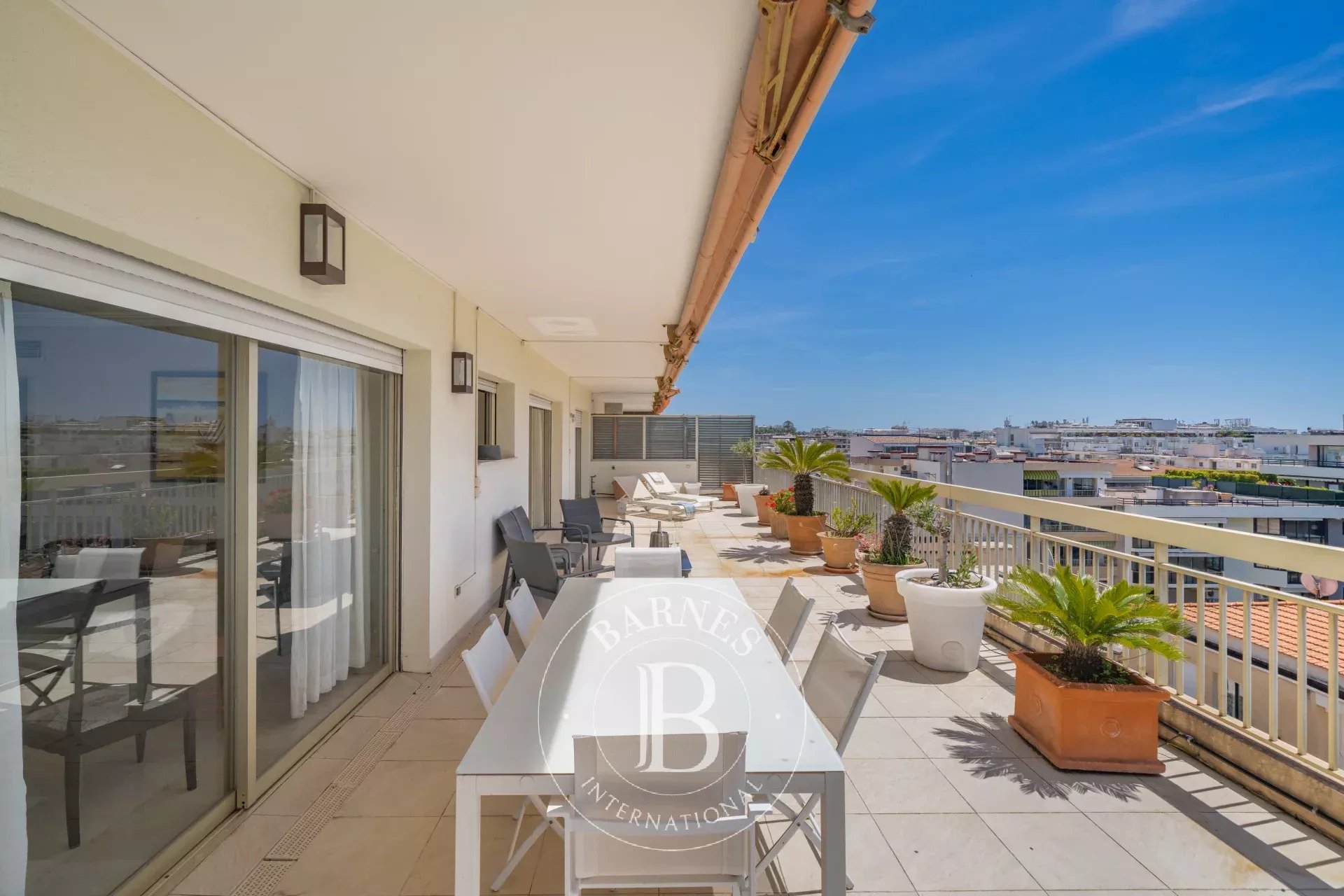 CANNES - BANANE - DERNIER ÉTAGE - 4 PIÈCES - TERRASSE 137m²- PARKING