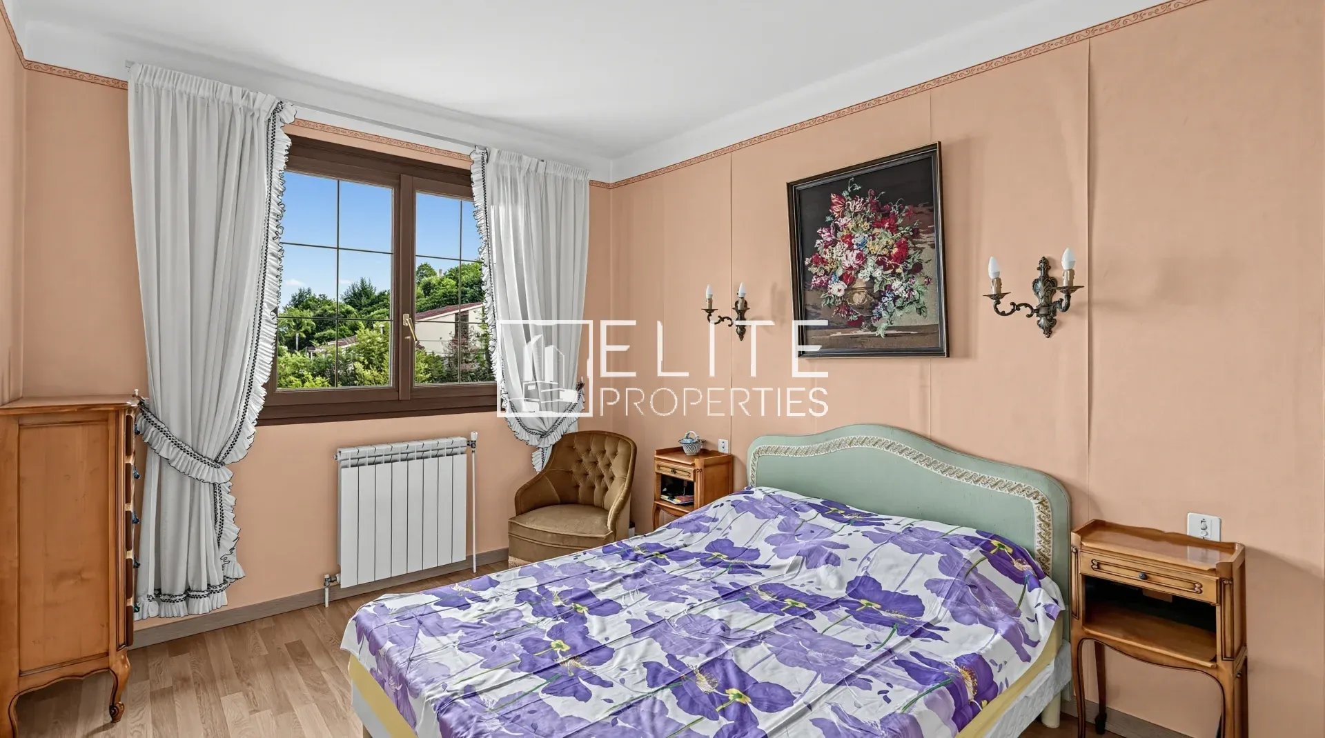 MANDELIEU-LA-NAPOULE (CAPITOU) : Maison à rénover, 110 m² habitables, vue panoramique mer et collines, terrain de 1700m²