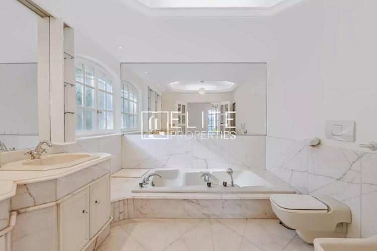 Maison de charme avec vue mer panoramique. piscine et dépendance