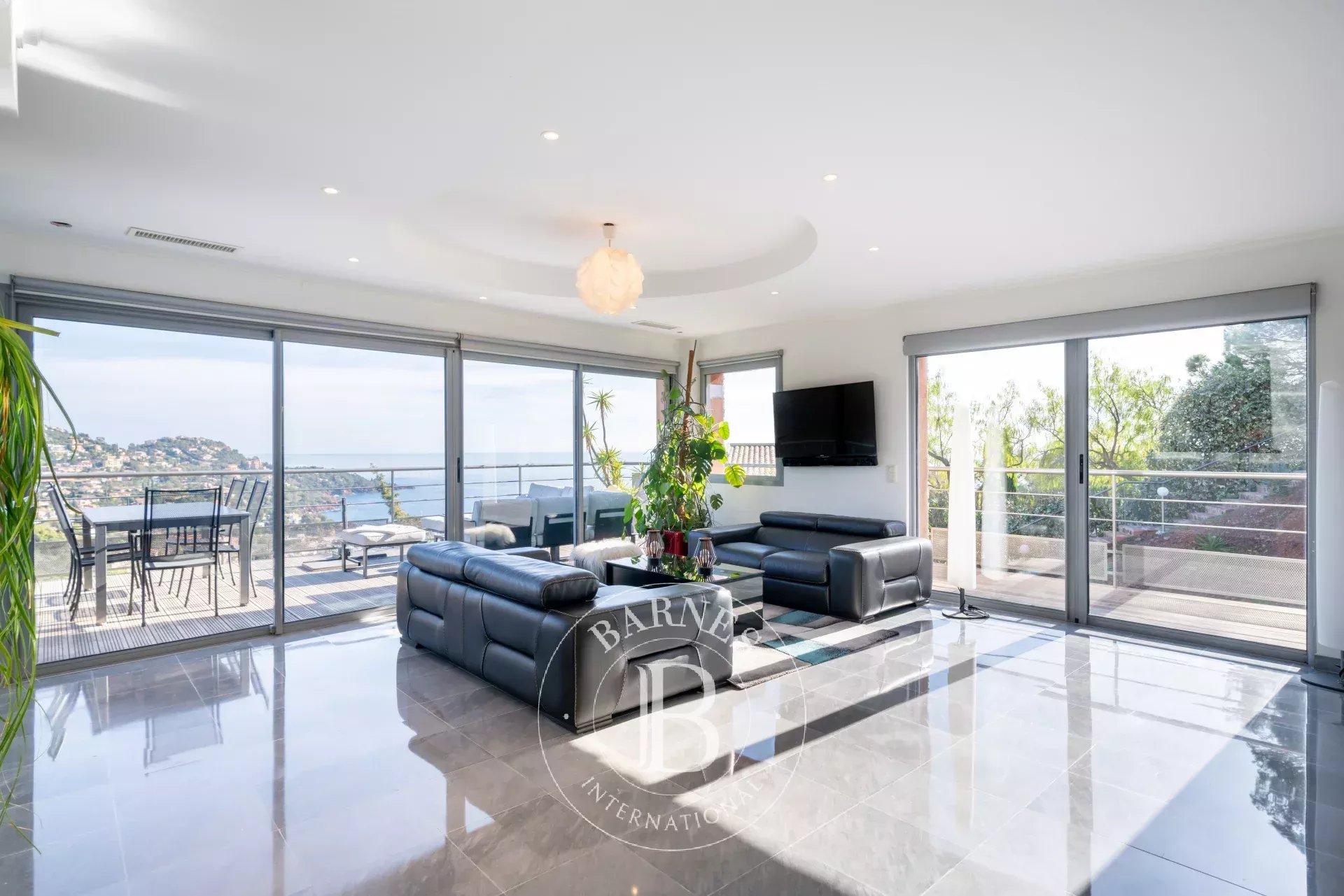 THÉOULE - VILLA CONTEMPORAINE - VUE MER PANORAMIQUE