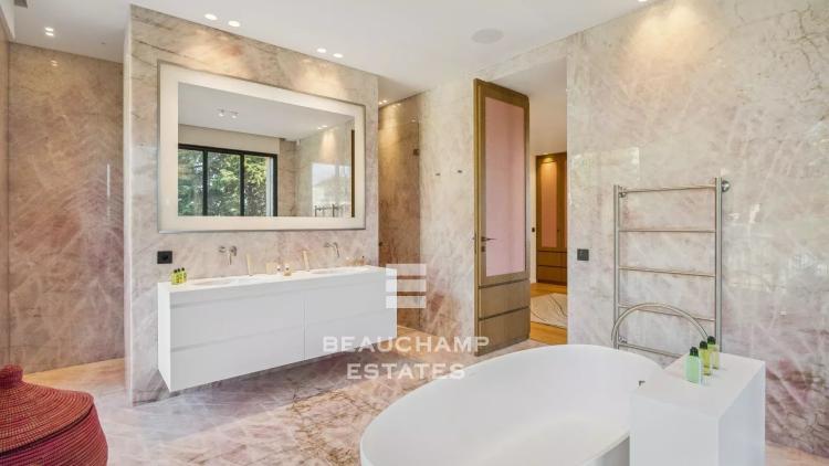 EXCLUSIVITE  - Villa néo provençale rénovée avec vue mer panoramique - Cannes